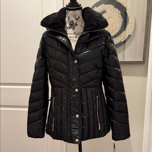 Guess Elegant Black Puffer Jacket